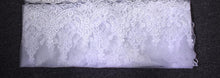 Load image into Gallery viewer, Bridal Veils New Classic Lace One-layer Appliqued Wedding Veil Elegant Wedding Accessories