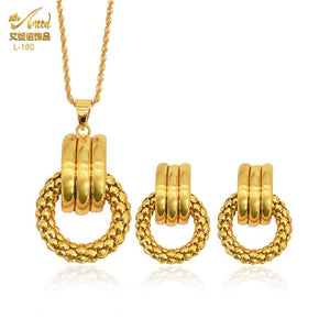 Fashion Jewelry Sets Dubai Plated Bridal Wedding Dangle Earring Necklace For Women African Party Gifts France Designer Jewellery