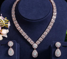 Load image into Gallery viewer, Stunning Dubai Gold Color Cubic Zirconia Heavy Jewellery Set