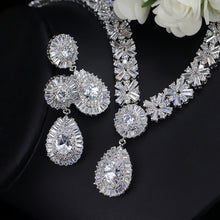 Load image into Gallery viewer, Stunning Dubai Gold Color Cubic Zirconia Heavy Jewellery Set