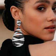 Load image into Gallery viewer, Luxury Twist Belt Dangle Earrings