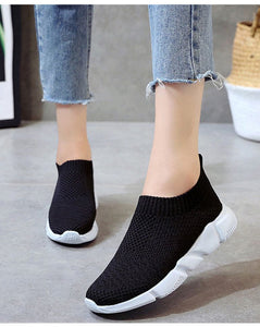 Women Shoes 2020 New Flyknit Sneakers Women Breathable Slip On Flat Shoes Soft Bottom White Sneakers Casual Women Flats Krasovki