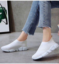 Load image into Gallery viewer, Women Shoes 2020 New Flyknit Sneakers Women Breathable Slip On Flat Shoes Soft Bottom White Sneakers Casual Women Flats Krasovki