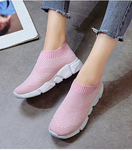 Women Shoes 2020 New Flyknit Sneakers Women Breathable Slip On Flat Shoes Soft Bottom White Sneakers Casual Women Flats Krasovki