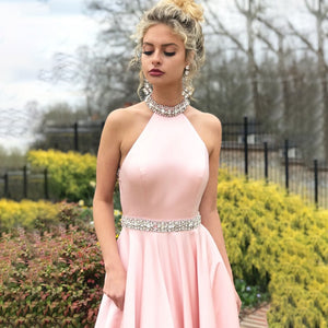 Elegant Pink Satin Prom Gowns Halter Crystal Beaded Full Length Backless Long Evening Party Dress Gowns Summer Maxi Dresses