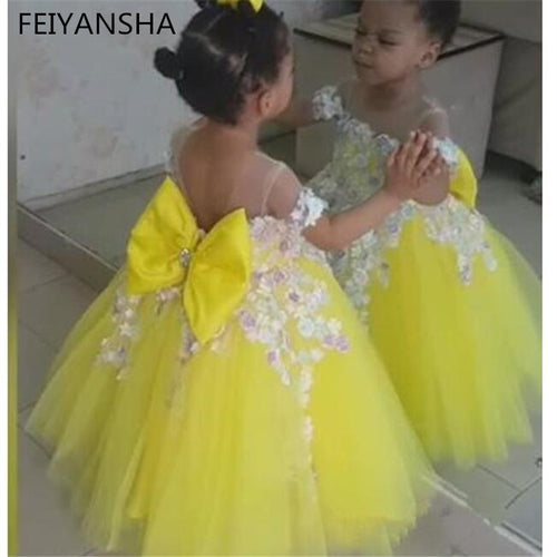 New Flower Girls Dresses Yellow Scoop Sleeveless Lace Flowers Ball Gown Birthday Party Little Sweet Girls Special Pageant Gowns