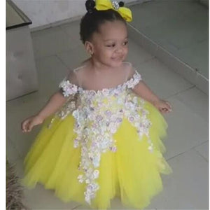 New Flower Girls Dresses Yellow Scoop Sleeveless Lace Flowers Ball Gown Birthday Party Little Sweet Girls Special Pageant Gowns