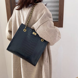 Crocodile pattern Crossbody bag 2020 Fashion New High Quality Leather Women's Designer Handbag Lock Chain Shoulder Messenger bag