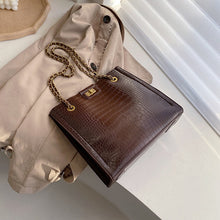 Load image into Gallery viewer, Crocodile pattern Crossbody bag 2020 Fashion New High Quality Leather Women&#39;s Designer Handbag Lock Chain Shoulder Messenger bag