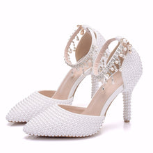 Load image into Gallery viewer, Crystal Queen Pointed Toe White Pearl Chain Wedding Shoes Thin Heels Party Sandals With Matching Bags With Purse Dress Shoes