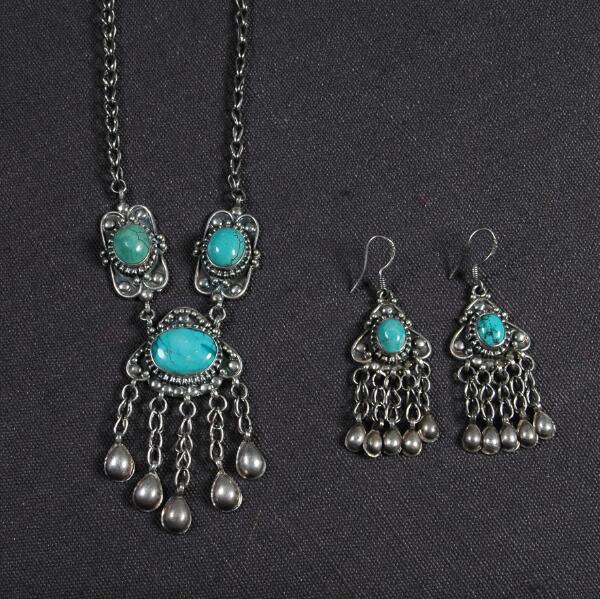 Old Handmade Nepalese 925 Silver Turquosie Necklace Earrings Vintage 925 Sterling Bohemia Women Jewelry Necklace Earrings Set