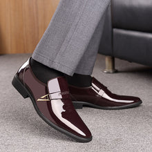 Load image into Gallery viewer, Men Dress Italian Leather Shoes Slip On Fashion Men Leather Moccasin Glitter Formal Male Shoes Pointed Toe Shoes For Men