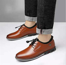 Load image into Gallery viewer, Newest Luxury Pointed Toe Casual Leather Shoes Men&#39;s Fashion Lace Up Business Dress Oxfords Solid Wedding Office Males Flats Man