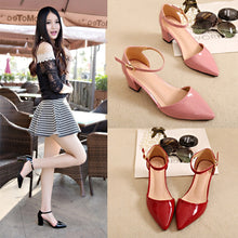 Load image into Gallery viewer, European style sandals female 2020 new word buckle thick with single shoes Women&#39;s pumps  small size 31 32 33 Baotou high heels