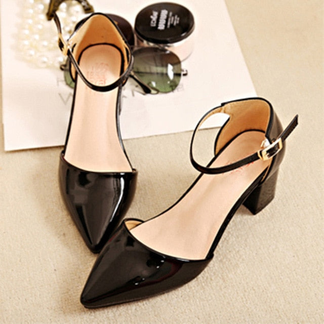 European style sandals female 2020 new word buckle thick with single shoes Women's pumps  small size 31 32 33 Baotou high heels