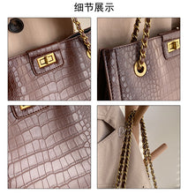 Load image into Gallery viewer, Crocodile pattern Crossbody bag 2020 Fashion New High Quality Leather Women&#39;s Designer Handbag Lock Chain Shoulder Messenger bag