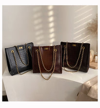Load image into Gallery viewer, Crocodile pattern Crossbody bag 2020 Fashion New High Quality Leather Women&#39;s Designer Handbag Lock Chain Shoulder Messenger bag