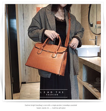 Load image into Gallery viewer, 2020 new women&#39;s bag luxury high quality classic crocodile pattern handbag large capacity  shoulder messenger bag handbag