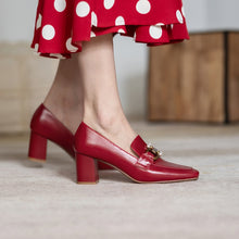 Load image into Gallery viewer, Top Quality Genuine Leather Pumps Lady Metal Chain Pearls Wedding Party Bridal Shoes Square Toe High Heels Red Handmade Pumps 33