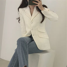 Load image into Gallery viewer, CBAFU high quality tweed jacket women blazer long sleeve pearls button plaid foramal jacket notched outwears tops autumn P658