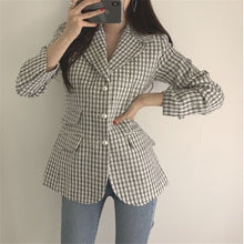 Load image into Gallery viewer, CBAFU high quality tweed jacket women blazer long sleeve pearls button plaid foramal jacket notched outwears tops autumn P658