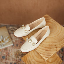 Load image into Gallery viewer, Smeeroon 2021 Big Size 34-40 Genuine Leather Single Shoes Women Pumps Top Quality Pearl Spring Summer Casual Shoes Ladies