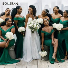 Load image into Gallery viewer, South African Green Bridesmaid Dresses for Black Girls Elastic Satin V Neck Bridemaid Dress Lace up Back for Wedding Party Dress