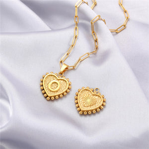 26 Capital Initials heart Pendant Necklace for Woman Man Double-layer paperclip gold chain Stainless steel jewelry choker