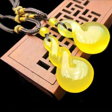 Load image into Gallery viewer, Natural Agate Yellow chalcedony Reverses the Heaven and Earth Pendant Jewelry Fine Jewelry Agate  Transit Necklace Pendant