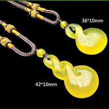 Load image into Gallery viewer, Natural Agate Yellow chalcedony Reverses the Heaven and Earth Pendant Jewelry Fine Jewelry Agate  Transit Necklace Pendant