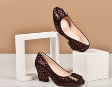 Load image into Gallery viewer, XGRAVITY Vintage Women Shoes Elegant Genuine Leather Round Toe Dress Shoes Sexy Fashion Party Shoes Evening Shoes Female C069
