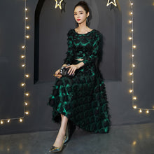 Load image into Gallery viewer, Elegant Long Sleeve Evening Dresses O-neck A-line Tea-Length Lace Green Formal Gown Mother Of The Bride Dresses