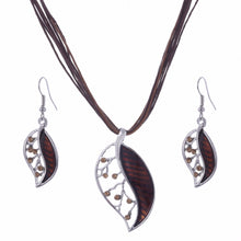 Load image into Gallery viewer, African Beads Jewelry Sets with Enamel Leaf, and Silver Leather Rope.