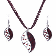 Load image into Gallery viewer, African Beads Jewelry Sets with Enamel Leaf, and Silver Leather Rope.