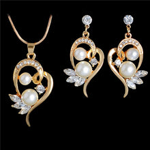 Load image into Gallery viewer, Vintage Pearl Jewelry Set