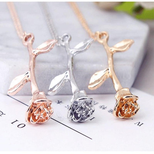 Collier Rose Pendant Necklace