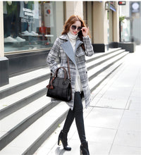 Load image into Gallery viewer, Leather Luxury Handbags for Women Designer.