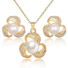 Load image into Gallery viewer, Vintage Pearl Jewelry Set