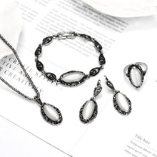 Load image into Gallery viewer, Elegant Vintage Jewelry Set