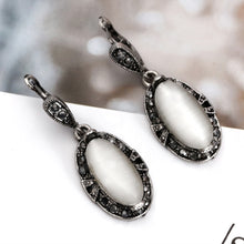 Load image into Gallery viewer, Elegant Vintage Jewelry Set