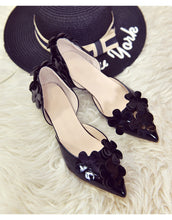 Load image into Gallery viewer, Lovely women 3cm kitten heels,Nude/Gray/Black patent leather floral low heels young ladies D&#39;orsay pumps bridesmaid shoes gifts