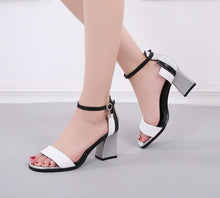 Load image into Gallery viewer, Gladiator Buckle Strap Women&#39;s Sandals