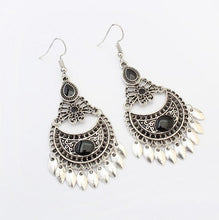 Load image into Gallery viewer, Poem snow Metal crescent fringed Earrings