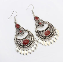 Load image into Gallery viewer, Poem snow Metal crescent fringed Earrings