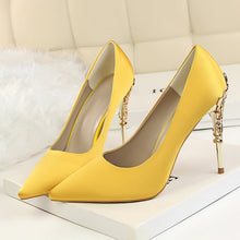 Load image into Gallery viewer, bridal shoes gold high heels pointed toe pumps