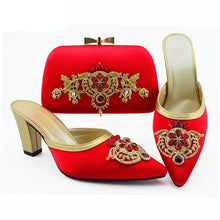 Load image into Gallery viewer, 2019 New Gold Crytal Pointed Toe Slipper And Bag Set.